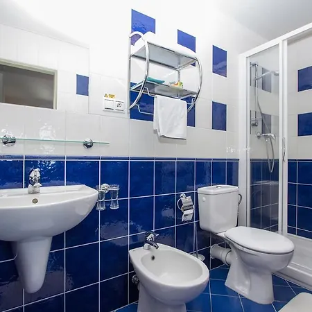 Garni Fellini Πανσιόν 3*