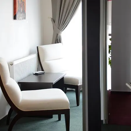 Garni Fellini Πανσιόν Žiar nad Hronom