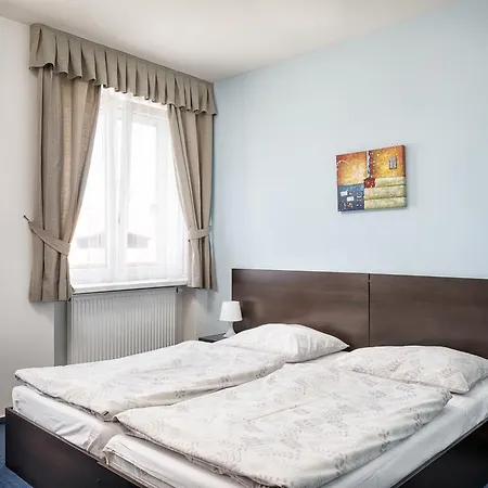 Garni Fellini Penzión pre hostí 3*